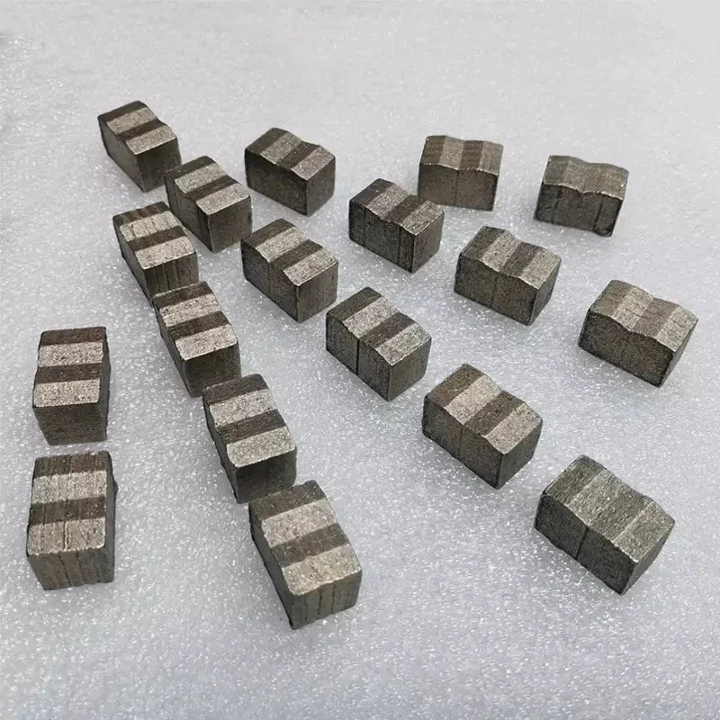 Diamond segment for quarry block mining saw blades